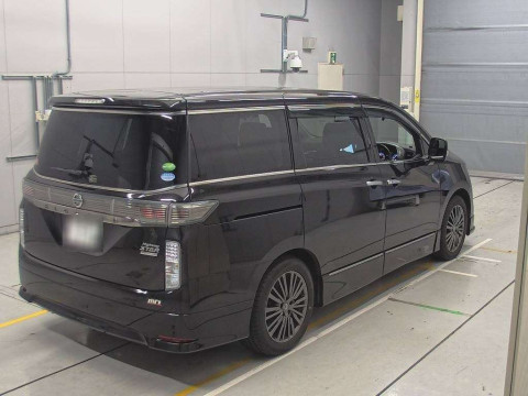 2015 Nissan Elgrand TNE52[1]