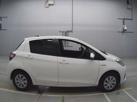 2019 Toyota Vitz NHP130[2]