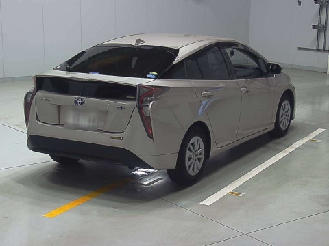 2016 Toyota Prius ZVW50[1]