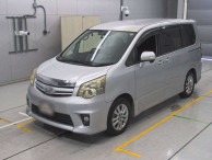 2010 Toyota Noah