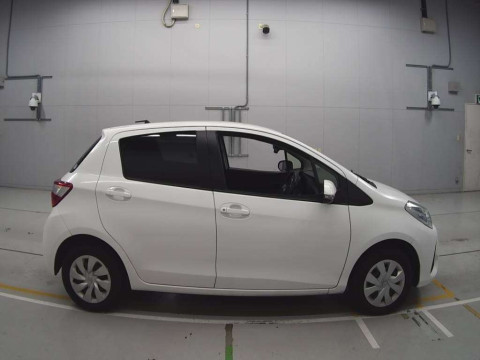 2018 Toyota Vitz KSP130[2]