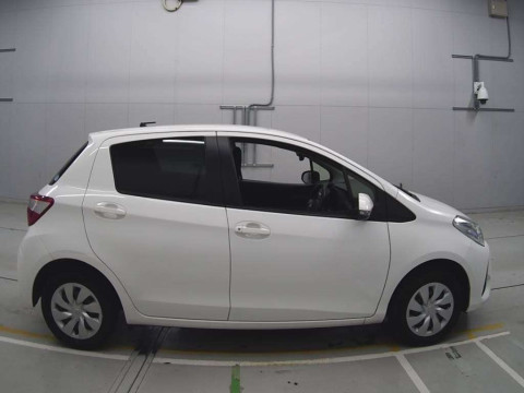 2018 Toyota Vitz KSP130[2]