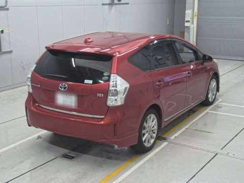 2013 Toyota Prius alpha ZVW41W[1]