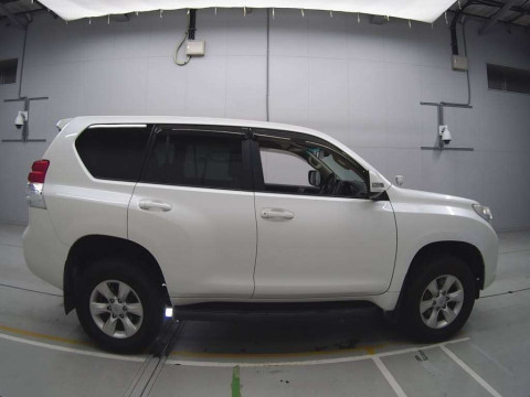 2013 Toyota Land Cruiser Prado TRJ150W[2]