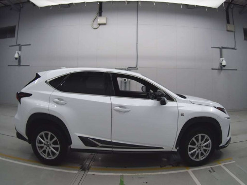 2017 Lexus NX AGZ10[2]