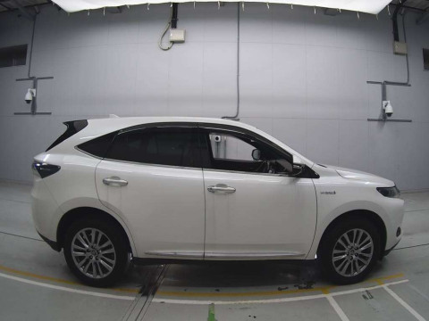 2017 Toyota Harrier Hybrid AVU65W[2]