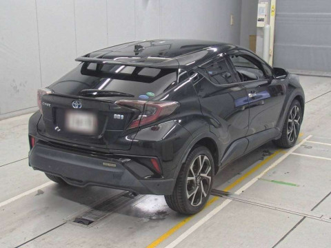 2017 Toyota C-HR ZYX10[1]