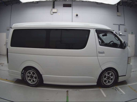 2011 Toyota Hiace Wagon TRH214W[2]