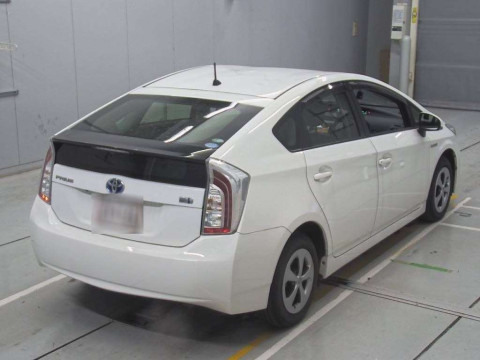 2015 Toyota Prius ZVW30[1]