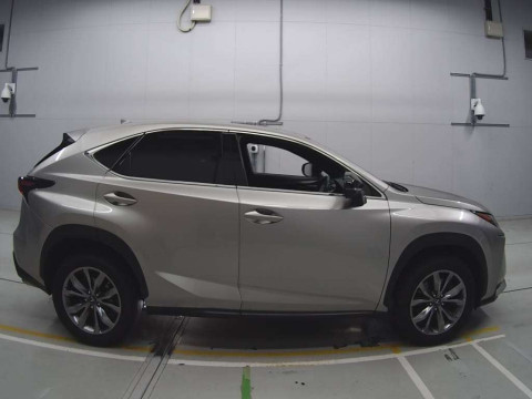 2015 Lexus NX AGZ10[2]