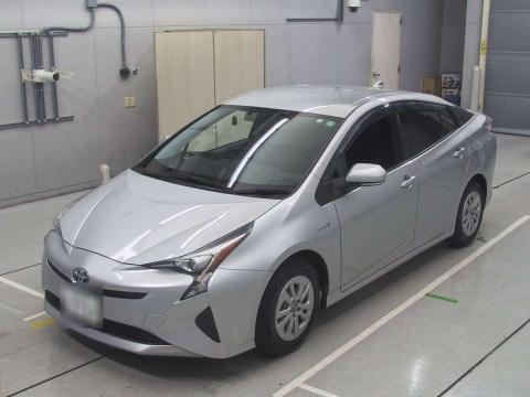 2018 Toyota Prius ZVW50[0]