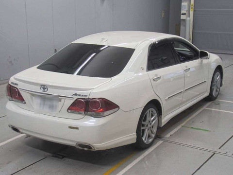 2012 Toyota Crown GRS200[1]