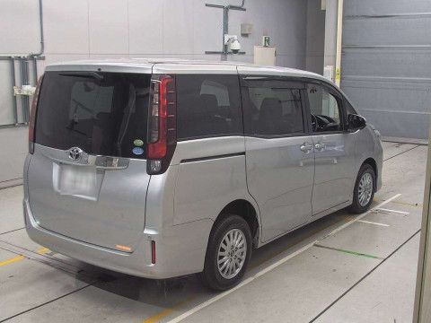 2014 Toyota Noah ZRR85G[1]