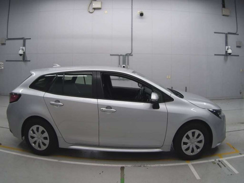 2020 Toyota Corolla Touring Wagon ZRE212W[2]