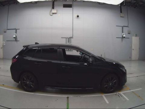 2019 Toyota Corolla Touring Wagon ZRE212W[2]