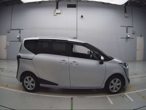 2019 Toyota Sienta NSP170G[2]