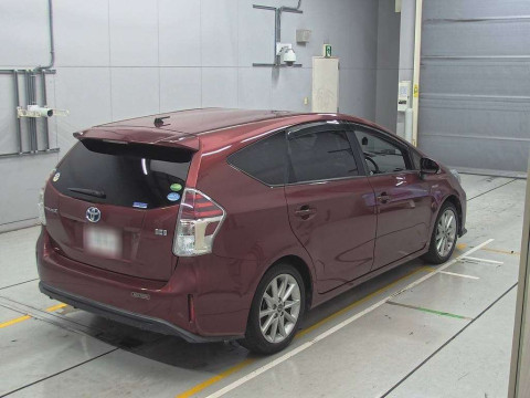 2017 Toyota Prius alpha ZVW41W[1]