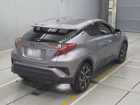 2017 Toyota C-HR ZYX10[1]