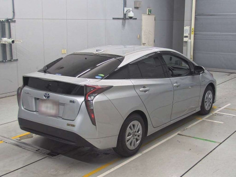 2017 Toyota Prius ZVW50[1]