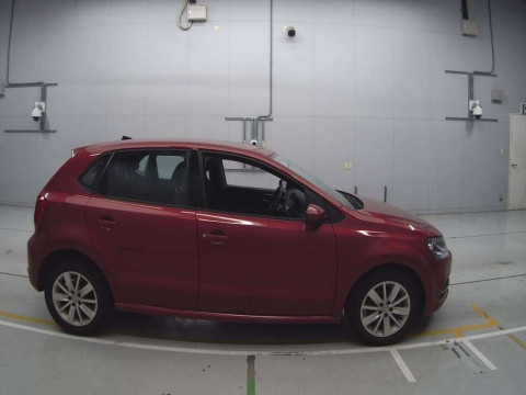 2015 Volkswagen Polo 6RCJZ[2]