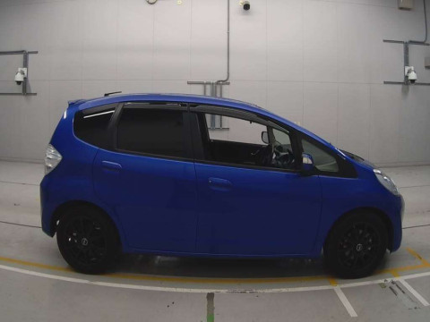 2011 Honda Fit Hybrid GP1[2]