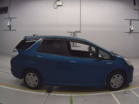 2012 Honda Fit Shuttle Hybrid GP2[2]