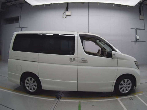 2006 Nissan Elgrand E51[2]