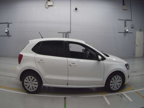 2012 Volkswagen Polo 6RCBZ[2]