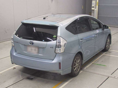 2012 Toyota Prius alpha ZVW41W[1]