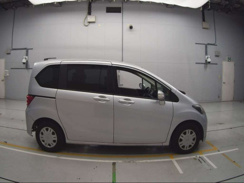 2010 Honda Freed GB3[2]