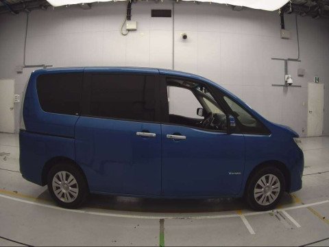 2016 Nissan Serena HC26[2]