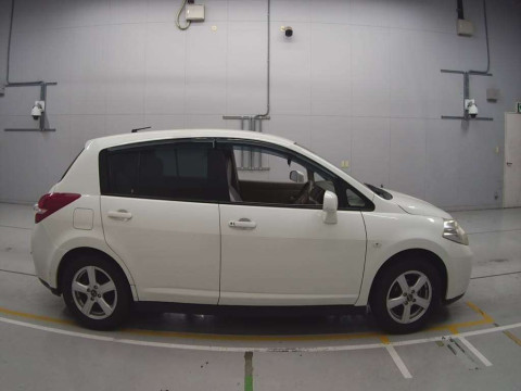 2009 Nissan Tiida C11[2]