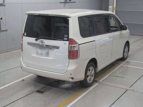 2009 Toyota Noah ZRR75G[1]