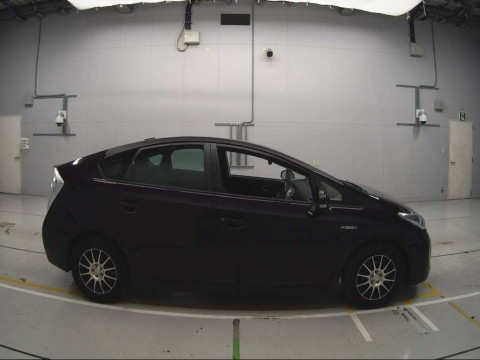 2012 Toyota Prius ZVW30[2]