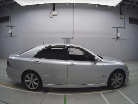 2007 Toyota Crown GRS184[2]