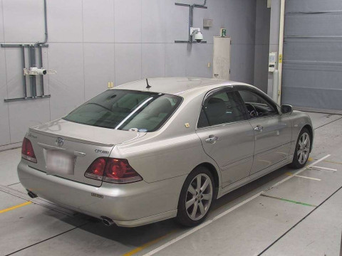 2004 Toyota Crown GRS180[1]