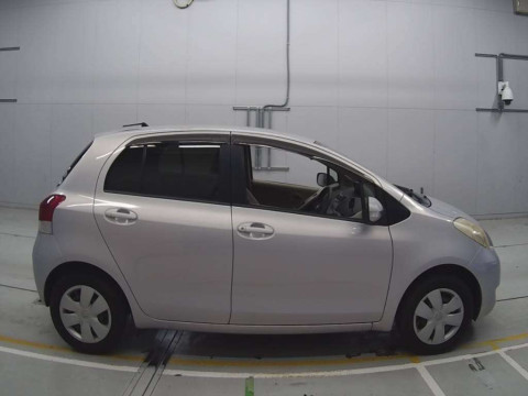 2007 Toyota Vitz SCP90[2]