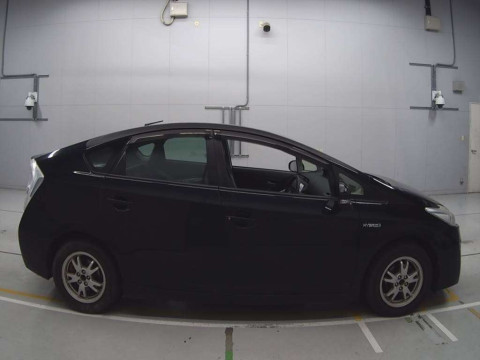 2010 Toyota Prius ZVW30[2]