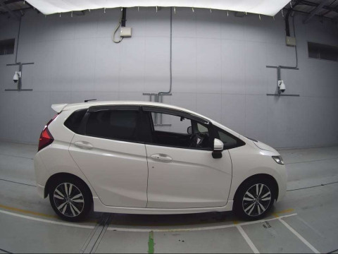 2016 Honda Fit GK3[2]