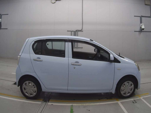 2011 Daihatsu Mira es LA310S[2]