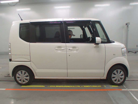 2016 Honda N-BOX JF1[2]