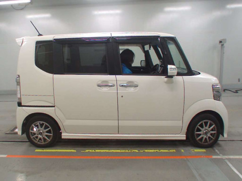 2013 Honda N-BOX CUSTOM JF1[2]