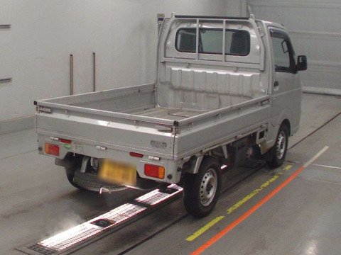 2013 Suzuki Carry Truck DA16T[1]