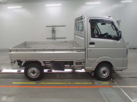 2013 Suzuki Carry Truck DA16T[2]