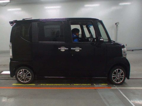 2015 Honda N-BOX CUSTOM JF1[2]