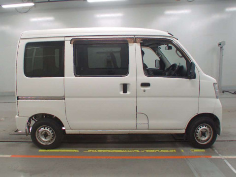 2013 Daihatsu Hijet Cargo S331V[2]