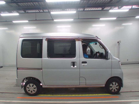 2014 Daihatsu Hijet Cargo S321V[2]