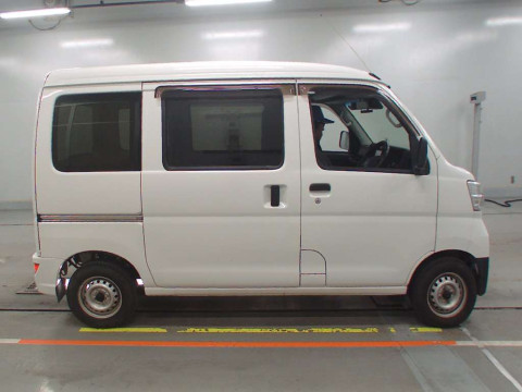 2020 Daihatsu Hijet Cargo S321V[2]