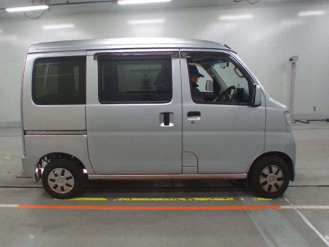 2016 Daihatsu Hijet Cargo S321V[2]