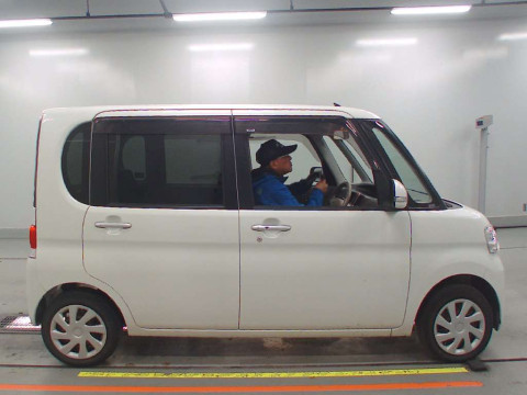 2011 Daihatsu Tanto L375S[2]